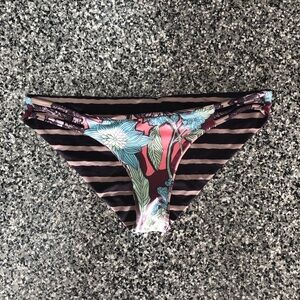 Maaji ✦ Reversible Tropical Bikini Bottom (M)